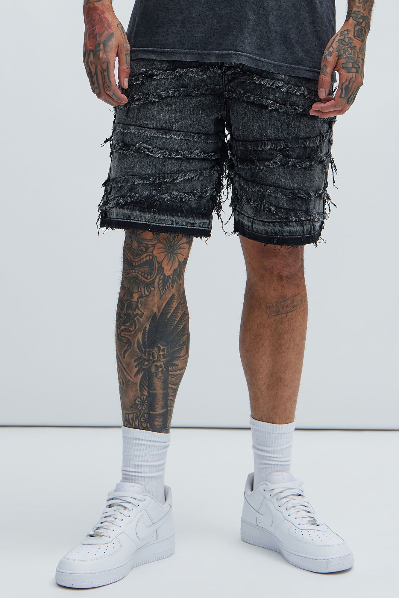 https://cdn.shopify.com/s/files/1/0293/9277/files/01-24-24_S8_63_ZDF01H410017_BlackWash_P_CZ_DJ_14-06-27_31311_MR.jpg?v=1706750994