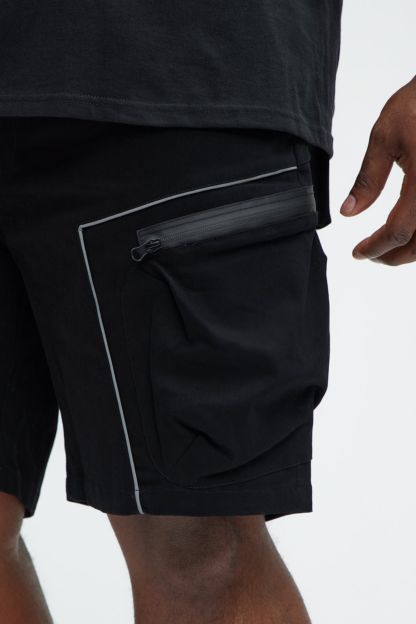 https://cdn.shopify.com/s/files/1/0293/9277/files/02-10-25_S7_72_HD24B3326SH_Black_AE_DJ_14-02-35_PLUS_68189_PXF.jpg?v=1739558953