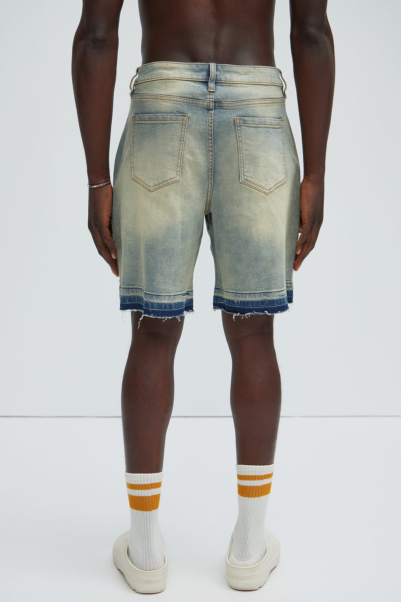 https://cdn.shopify.com/s/files/1/0293/9277/files/03-06-24_S7_91_ZDF01H410085_VintageBlueWash_KF_DJ_15-16-42_45491_PXF.jpg?v=1710616910